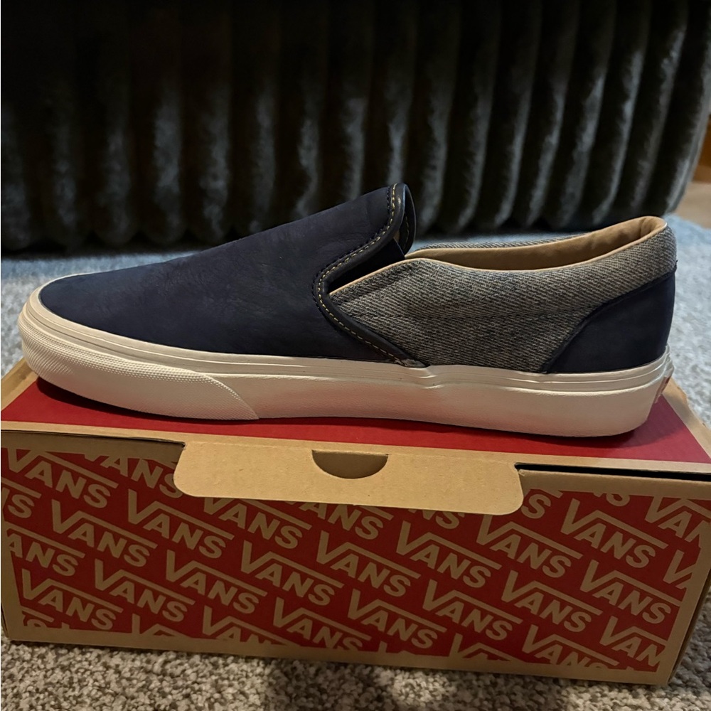 Brand New Vans Men's Slip-On Shoe - Navy Mens Size 8.5 / Women’s size 10